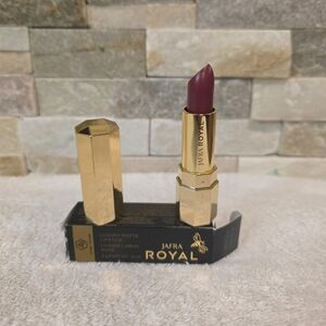JAFRA Royal Matte Lipstick in Royal Reyna
